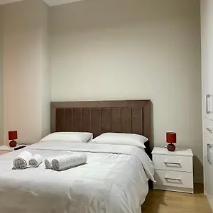 home-inn-apartment-near-city-center.hotels-in-tirana.com/